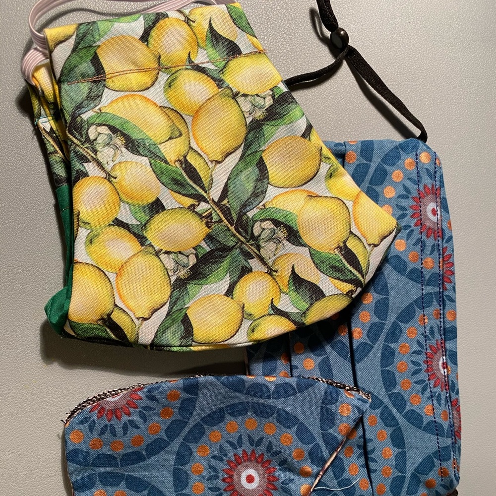 Lemon patterned face mask - Picture 3 of 5